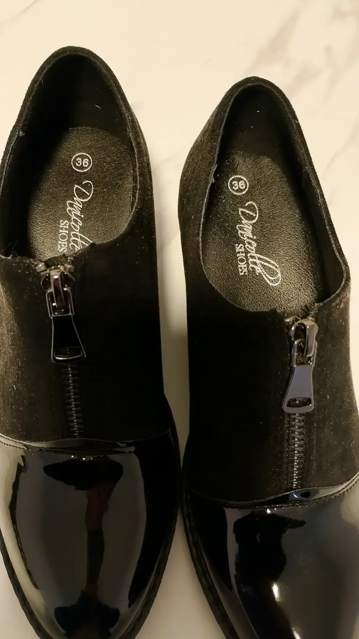 Zapatos negros con cierre frontal - 2