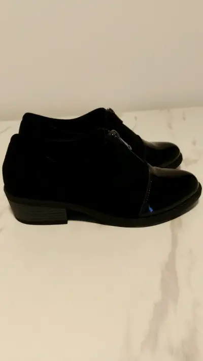Zapatos negros con cierre frontal - miniatura 3