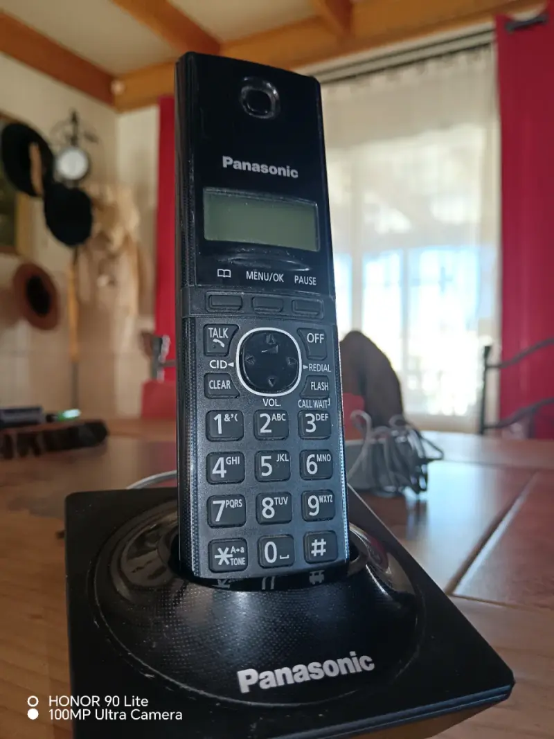 Telefonos gemelos inalambrico Panasonic PNLC1023 - 8