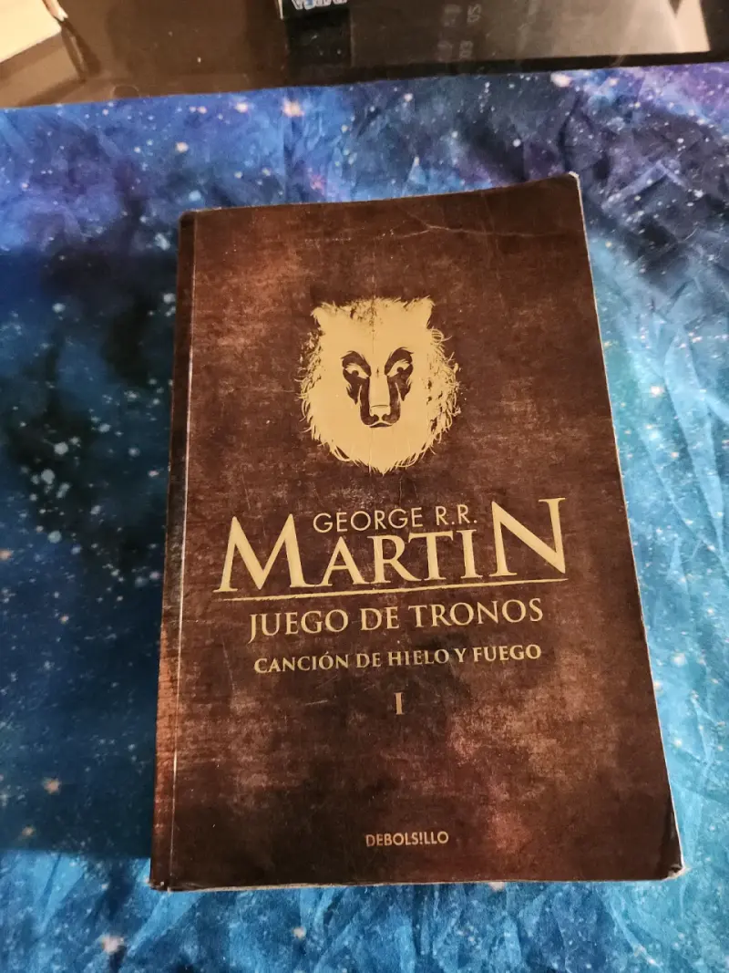 Libro Juego de Tronos edición bolsillo