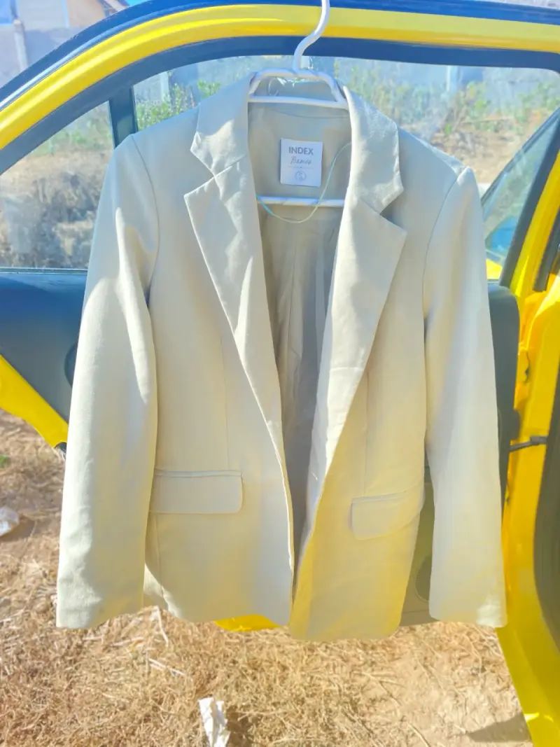 Blazer blanco elegante - 6