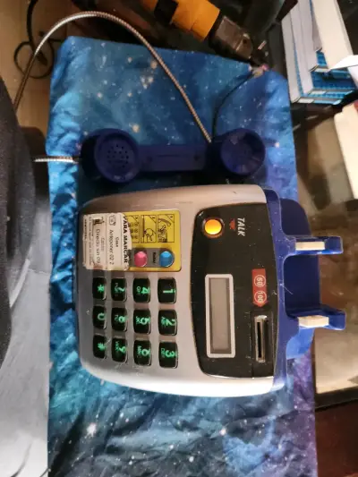 Teléfono fijo de monedas - miniatura 2