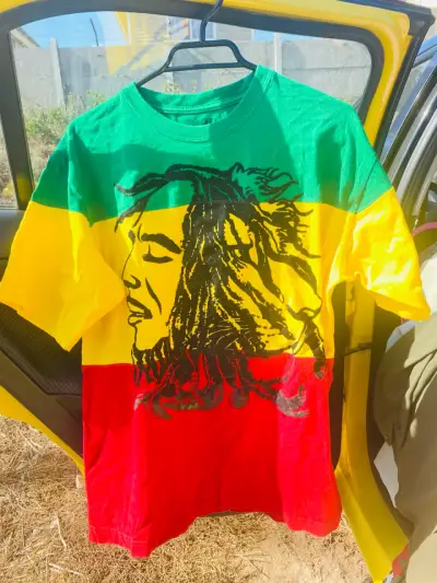 Polera reggae tricolor - miniatura 1