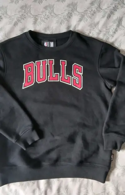Polerón negro Bulls NBA - miniatura 1