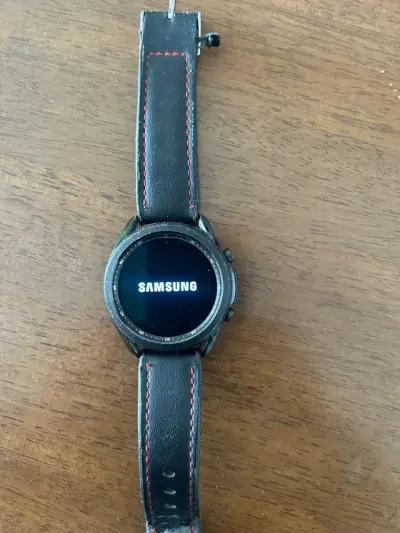 Smartwatch negro con cargador - miniatura 4