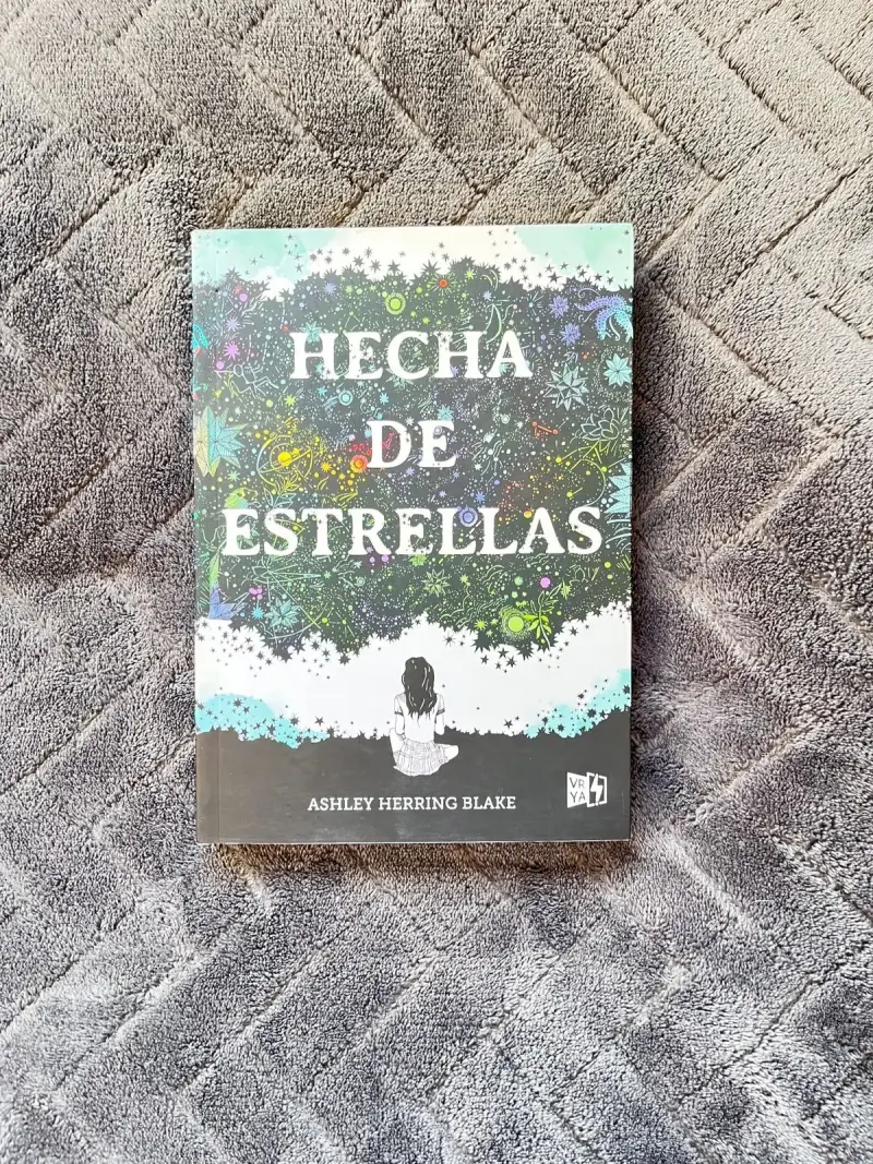 Libro "Hecha de Estrellas"