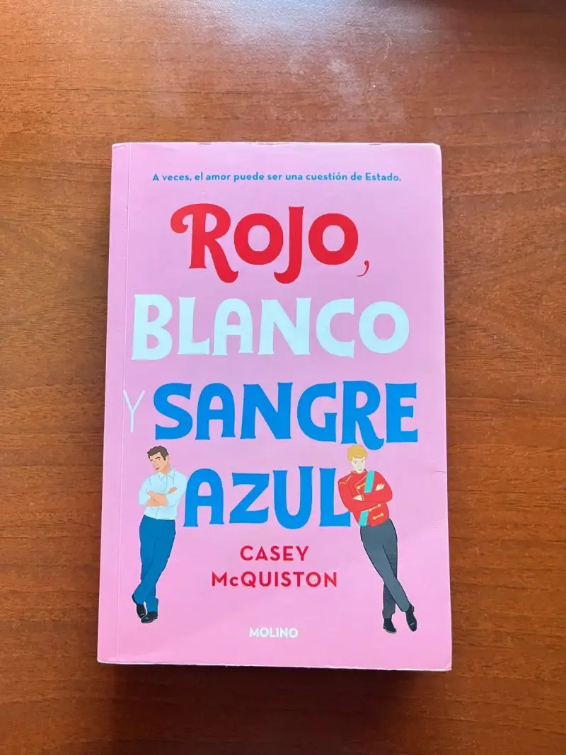Libro 'Rojo, Blanco y Sangre Azul'