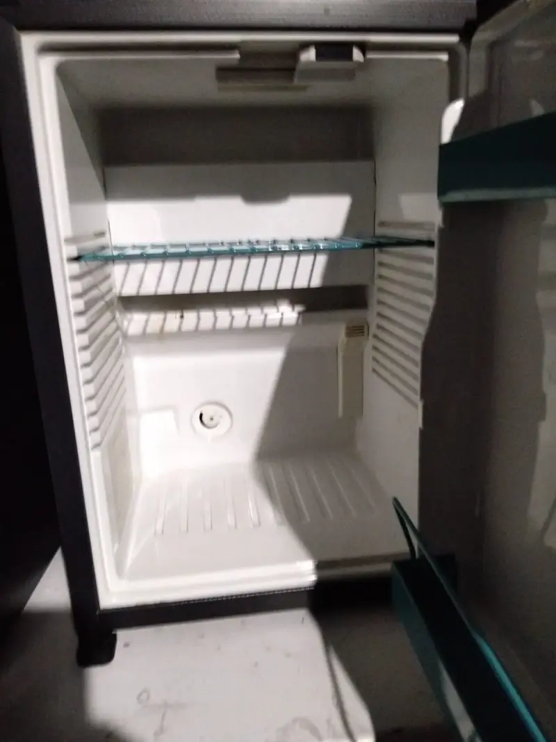 Refrigerador pequeño negro - 2