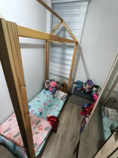 Cama infantil de madera - miniatura 2