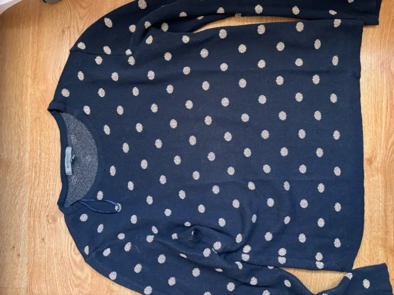 Suéter azul con puntos beige dorado M - 3