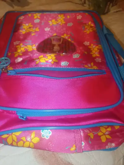 mochilas Barbie 90 vintage 1 Nueva y 1 usada - miniatura 4
