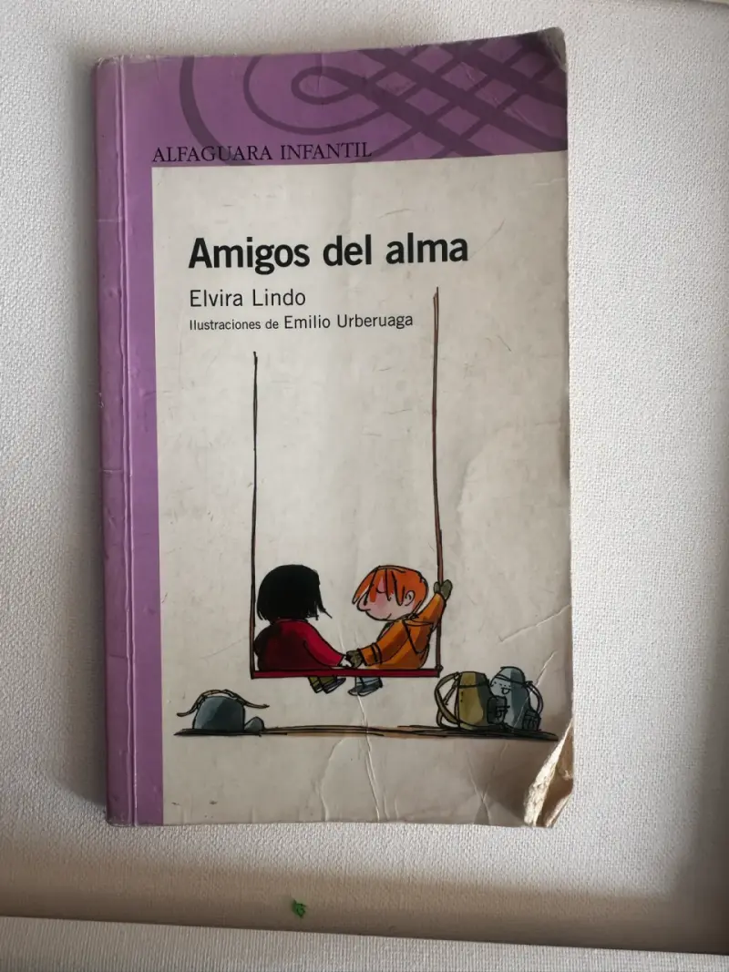 Libro 'Amigos del alma' - Elvira Lindo - 1