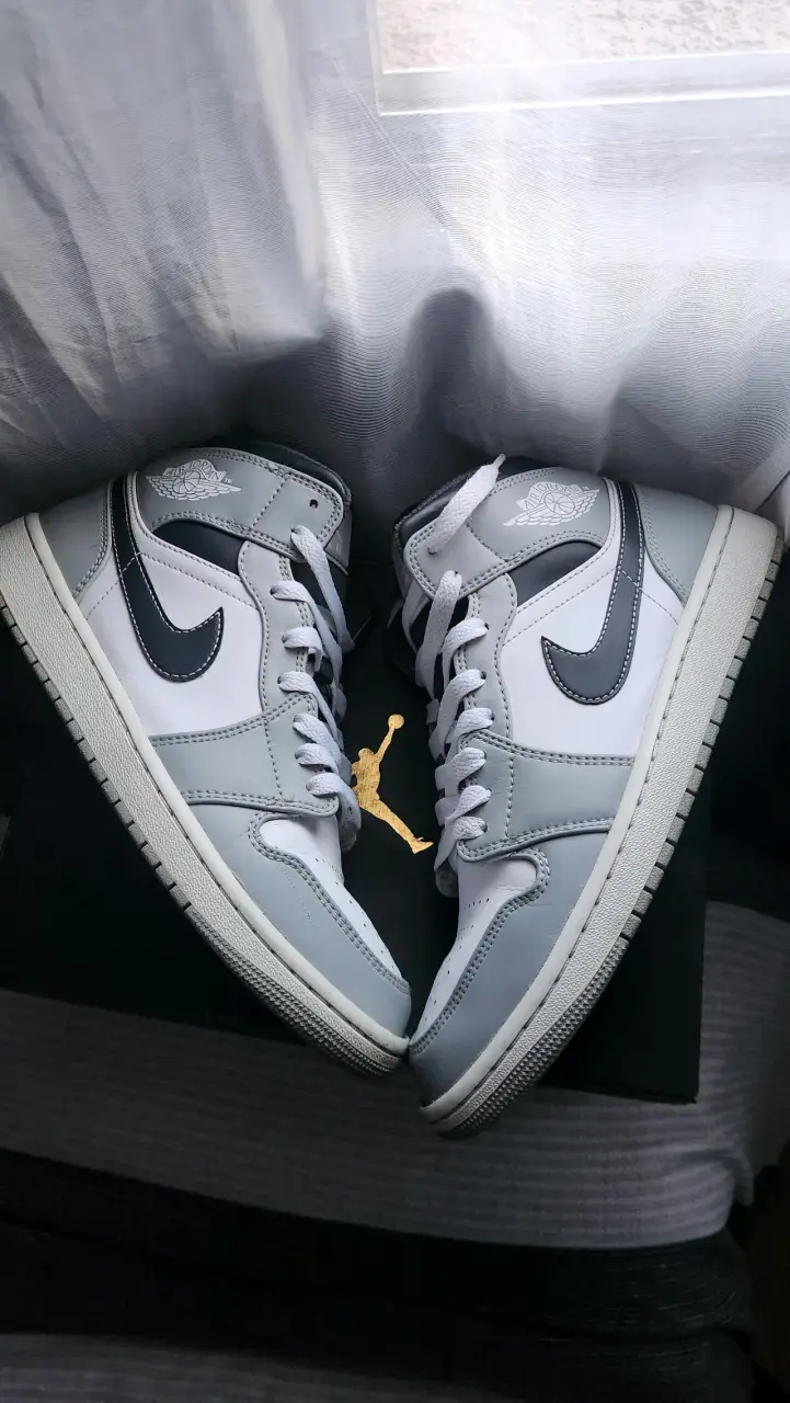 Jordan 1 mid light smoke grey - 3