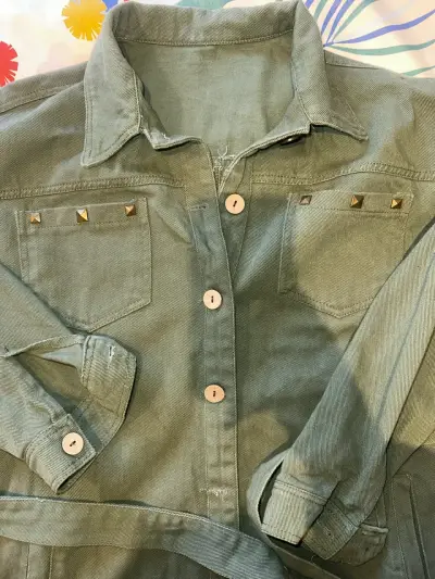 Chaqueta verde militar con cinturón - miniatura 3