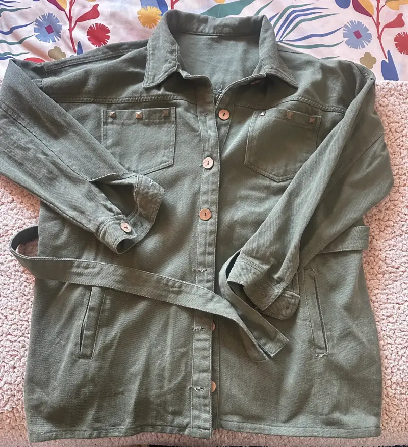 Chaqueta verde militar con cinturón - 4