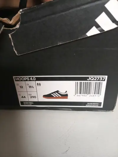 Zapatillas deportivas negras y blancas - miniatura 3
