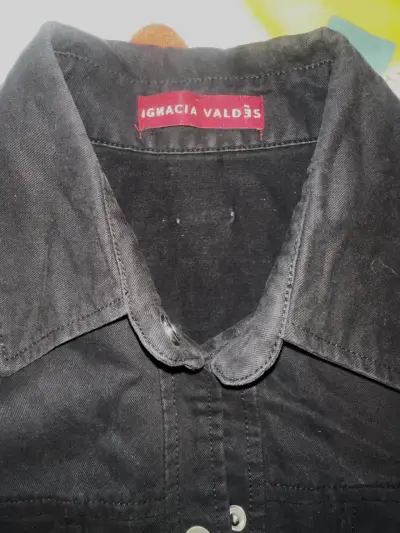 Chaqueta negra con detalles de encaje - miniatura 2