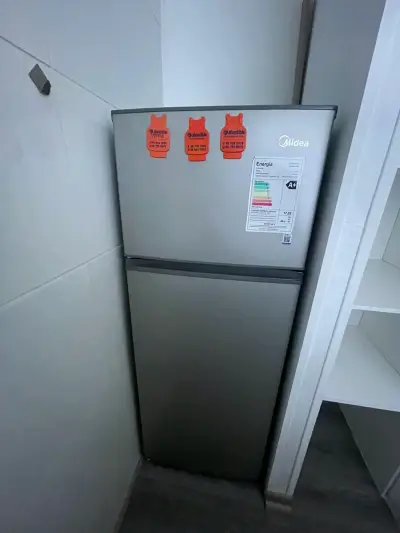 Refrigerador Midea gris claro - miniatura 4