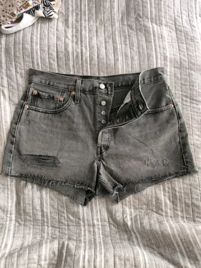 Shorts de mezclilla desgastados - miniatura 1