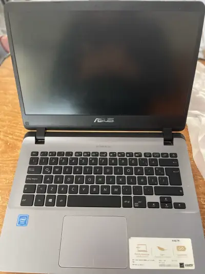 Notebook ASUS X407M 14 pulgadas - miniatura 1