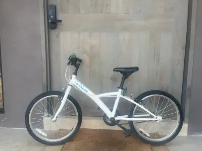 Bicicleta infantil blanca - miniatura 1