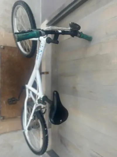 Bicicleta infantil blanca - miniatura 5