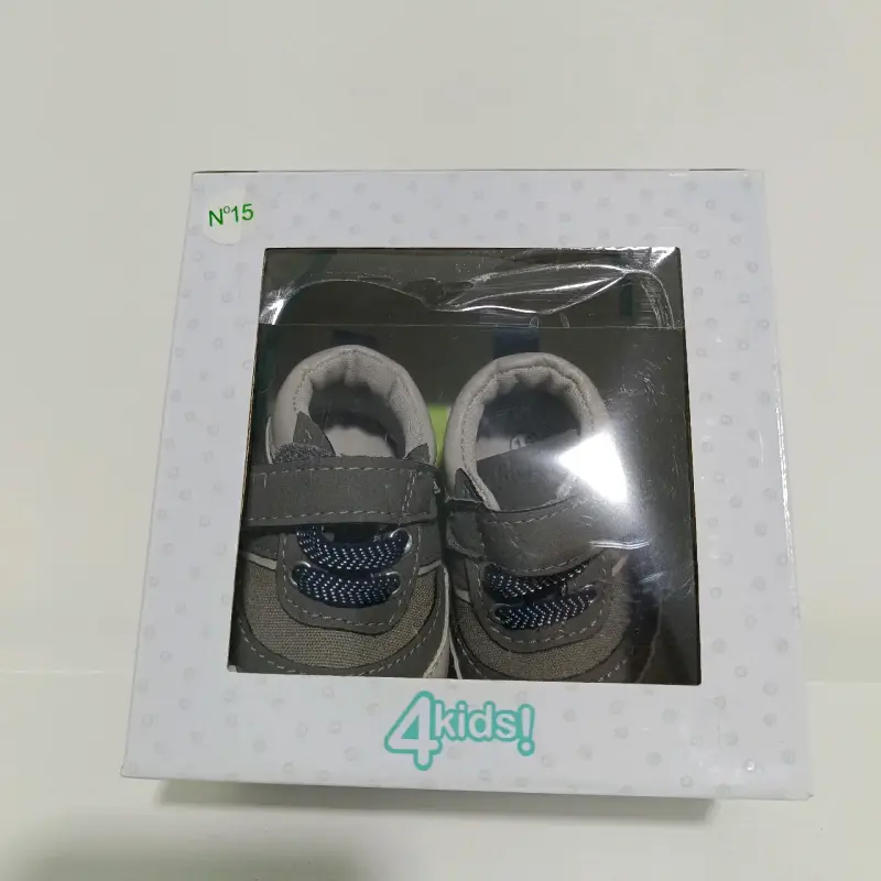 Zapatillas de bebé gris nuevas - 2