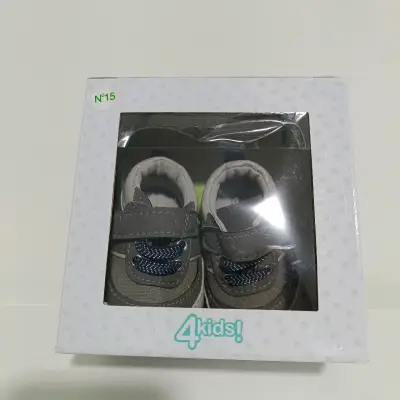 Zapatillas de bebé gris nuevas - miniatura 2