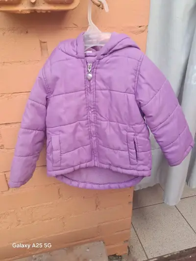 Chaqueta infantil peluda rosada - miniatura 2