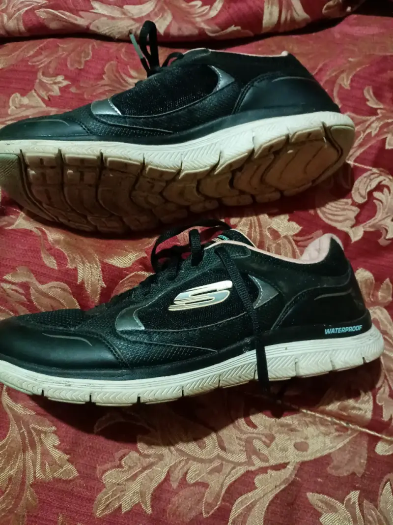 Zapatillas negras deportivas - 4