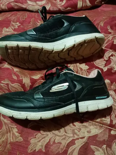Zapatillas negras deportivas - miniatura 4