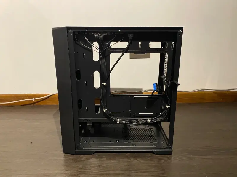 Gabinete de PC Kronos Wind vidrio templado - 1
