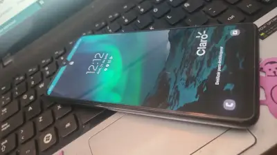 Smartphone Samsung , impecable. - miniatura 1