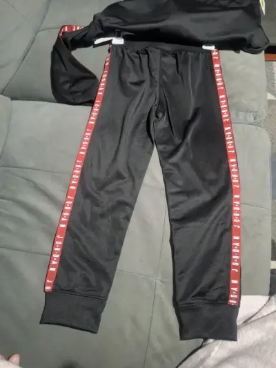 Conjunto deportivo negro Jordan - miniatura 3