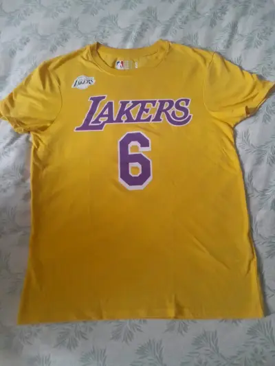 Polera amarilla Lakers #6 - miniatura 1