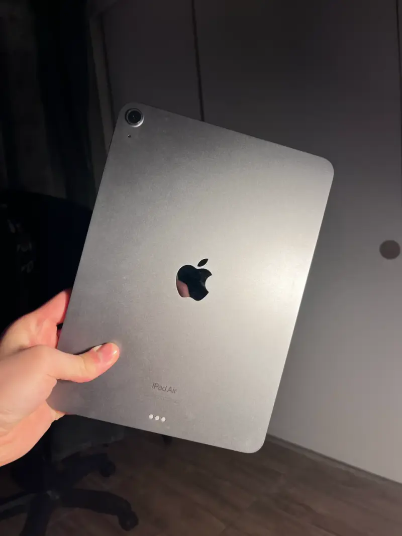 iPad Air 5ta generación 256gbcolor gris - 1