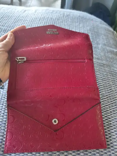 Billetera color fucsia Guess - miniatura 3