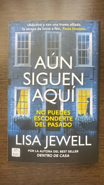 Libro 'Aún Siguen Aquí' de Lisa Jewell - miniatura 1