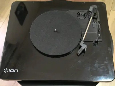 Tocadiscos ION negro usado - miniatura 4
