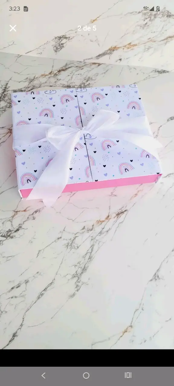 Caja de regalo decorativa