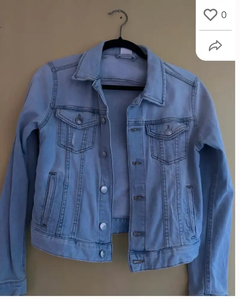 Chaqueta de mezclilla azul clara