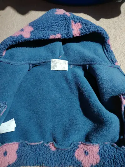 Chaqueta polar azul floreada - miniatura 2