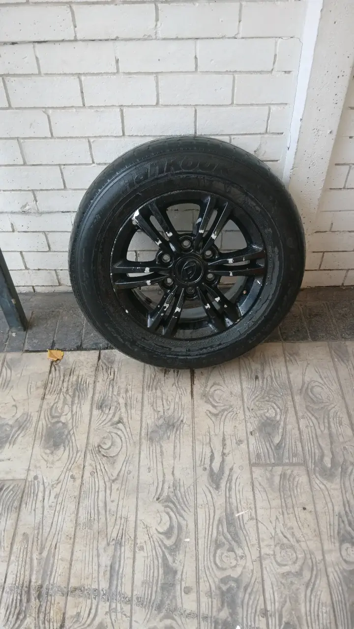 Llanta maxus g10 - 2