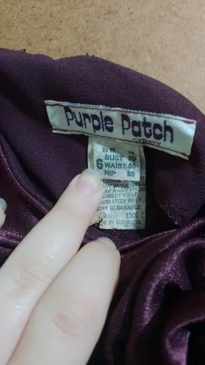 Vestido morado de noche elegante - miniatura 3