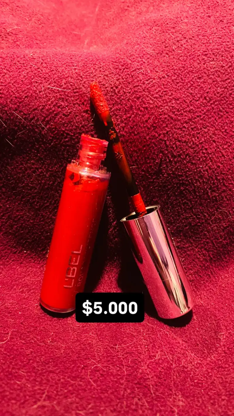 Labial líquido color rojo - 1