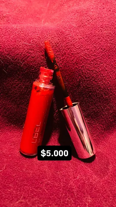 Labial líquido color rojo - miniatura 1