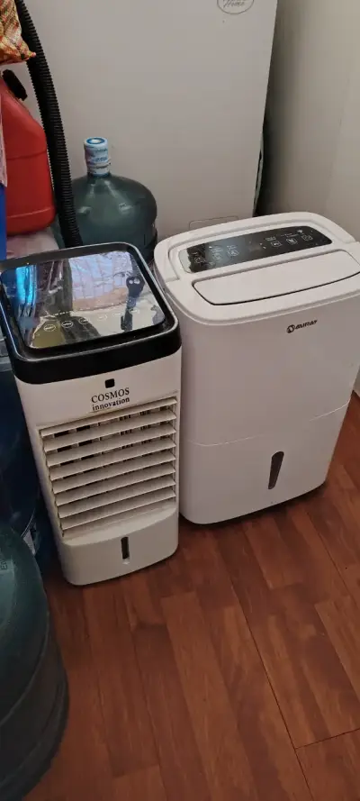 Deshumidificador con control y ventilador - miniatura 1