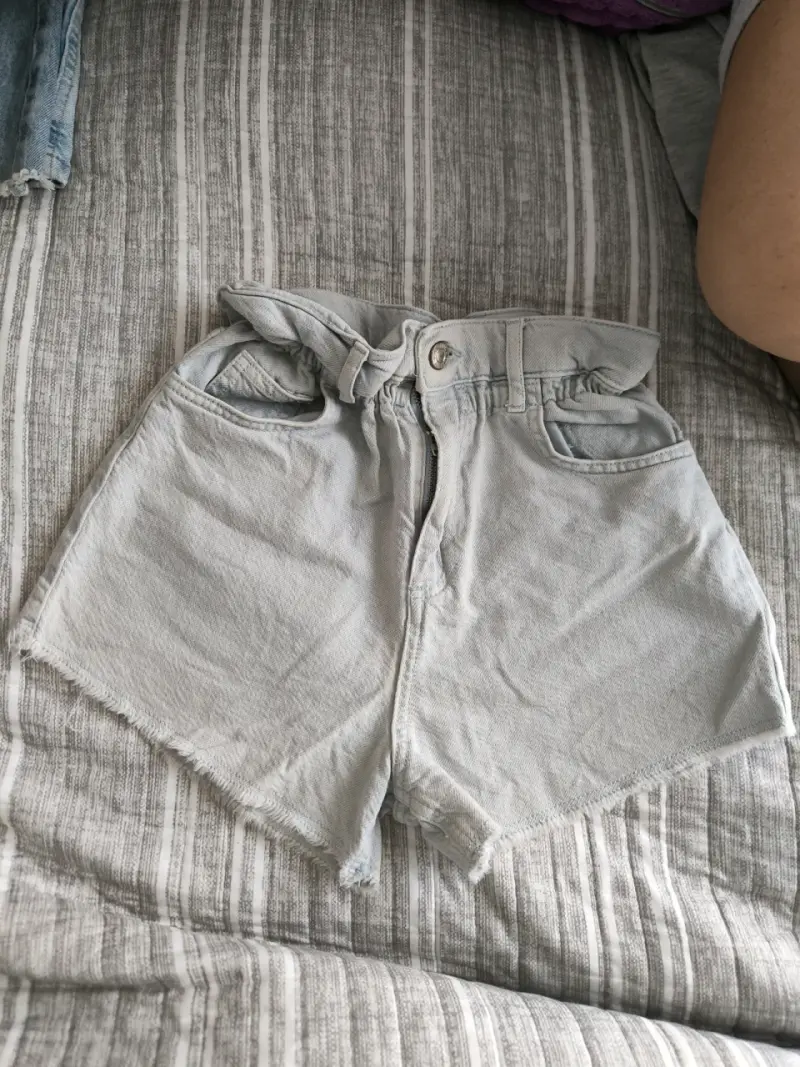 Shorts Zara niña de mezclilla desgastados - 1