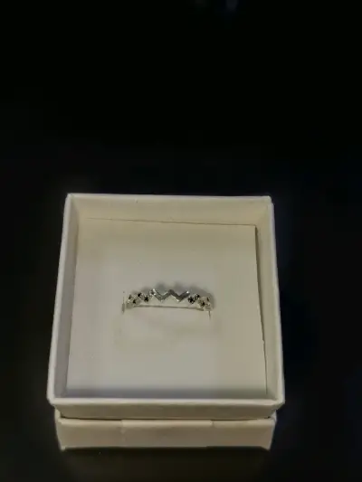 Anillo de plata con triángulos - miniatura 1