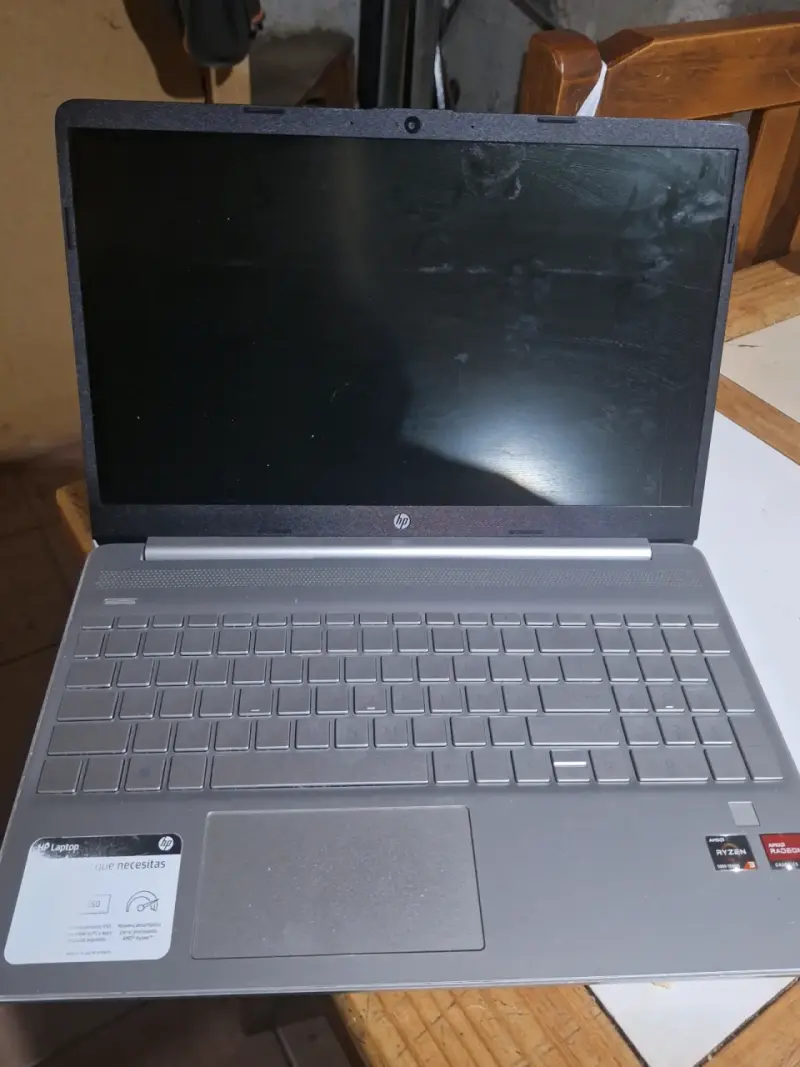 Hp 15 / Ryzen 3 / 16GB RAM / SSD 512GB - 1